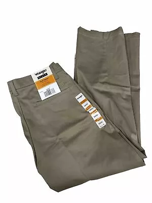 Wrangler Riata Flat Front Relaxed Fit Pants Men’s Size 32 X 30 • $19.99