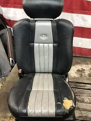 01-03 Harley Davidson Front Driver Seat Assembly Oem Tested With Wear Oem ! • $340