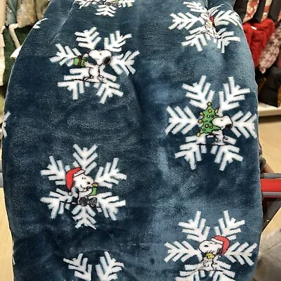 Blue Snowflakes Velvet Soft Peanuts Snoopy Throw 50x70  Christmas Blanket • $42.90