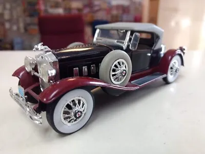 Signature 1930 Packard 1/32 • $16.75