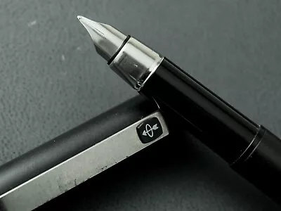 Parker 25 Epoxy Matte Black Fountain Pen - England - Vintage • $373.66