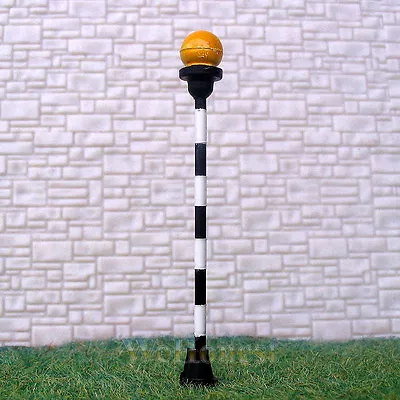 £5.99 • Buy 2 X OO Gauge FLASHING Belisha Beacons Zebra Crossings Light