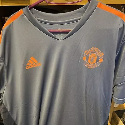 Mens. ADIDAS. Manchester United FOOTBALL TOP  Fit XL 46”. Mint Never Worn • £9.99