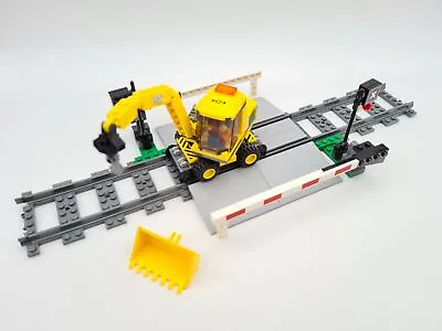 Lego® 9V RC TRAIN Railway 7936 Level Crossing Station VEHICLE • $112.15