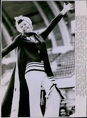 LG812 1970 Wire Photo THERE SHE IS Lee Meriwether Miss America '55 Rehearsal • $20