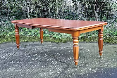 Majestic Vintage Solid Mahogany Victorian Design Extendable Farmhouse Table. • £20