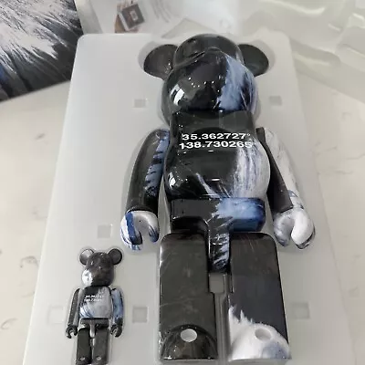 Medicom Toy Bearbrick  400% + 100% Mt. Fuji Japan  35.668162 139.600441 • $150