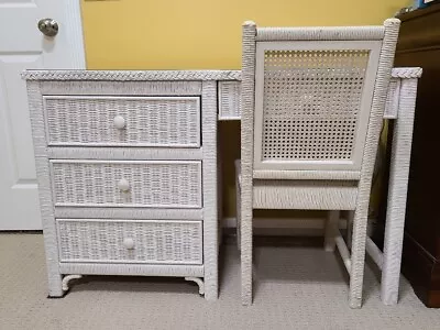 $550 • Buy Henry Link Lexington  White Wicker Desk & Chair Custom Fitted Glass Top $ 550.00