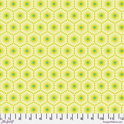 New! Tula Pink Besties Daisy Chain In Clover Cotton Fabric 1/2 Yd • $6.65
