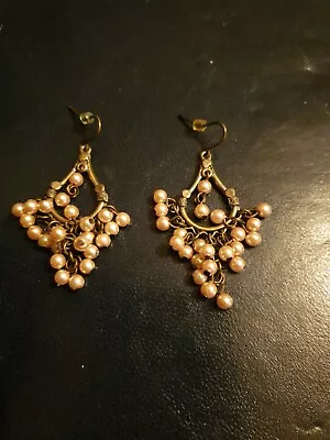 Vintage Very Pretty Brass And Pearls Earrings • $10.10