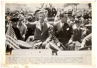 Costa Ricans Welcome Wallace Vice President Asst Press AP Photograph 8x11  1943 • $21.99