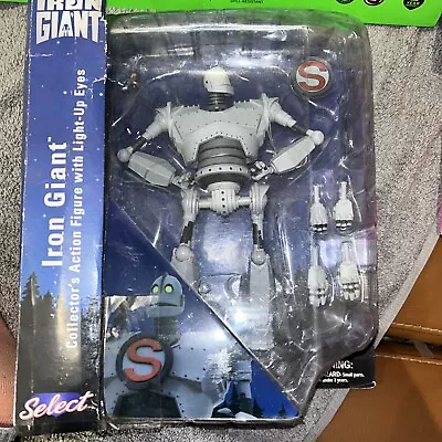 Diamond Select Iron Giant  Collectors Figure With Light Up Eyes The Iron Giant • £34