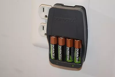 Duracell 4 AA (incl.) Or AAA Battery Rechargeable Class 2 CEF14NC Recharger MiMH • $14.99