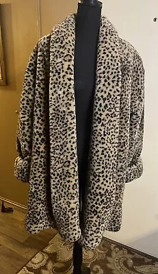 Monterey Fashions Women’s Vintage Cheetah Print Coat Sz Medium • $47.99