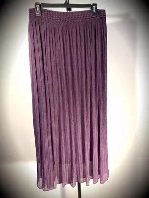 Metrowear Eggplant Skirt (M) • $20