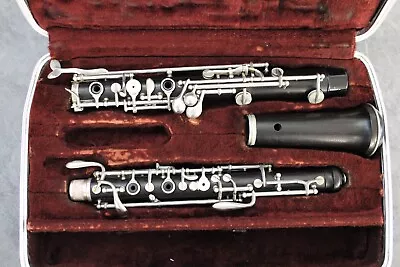 Oboe Larilee W/case No Reserve • $1