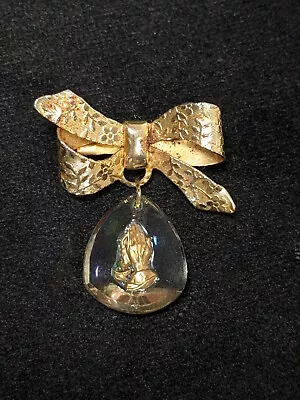 Vintage Gold Tone Ribbon Bow Praying Hands Glass Charm Pin Brooch • $6.99