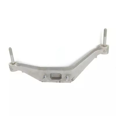 $65.95 • Buy GM Front Differential Mount Bracket 15999802 4WD 4x4 Silverado Sierra GM OEM
