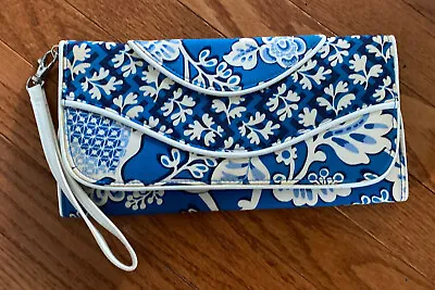 Vera Bradley Making Waves BLUE LAGOON CLUTCH Purse Wristlet Tri-Fold Retired • $18.90