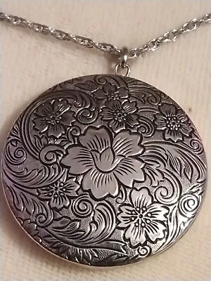 Vintage Victorian Large Locket Embossed Sterling Silver 1-3/8  Pendant 20  Chain • $39.95