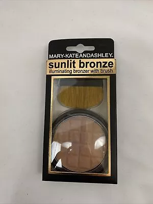 Mary-Kate And Ashley Sunlit Bronze Illuminating Bronzer W/Brush 603 • $6.99