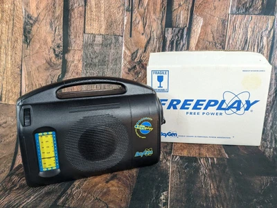 $39.99 • Buy BayGen Freeplay Hand Crank Wind-Up Self Powered AM/FM/SW Portable Radio Tested