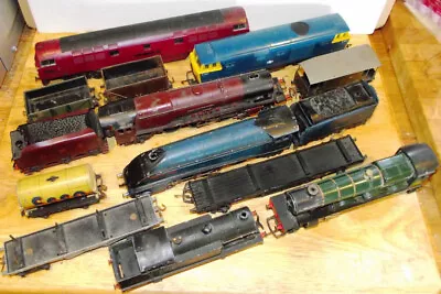 Job Lot Of Mainly Hornby 00 Gauge Locos And Wagons • £1.24