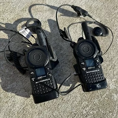 2 Motorola CLS1410 5-Mile 4-Channel UHF Two-Way Radio Walkie Talkies No Charger • $130