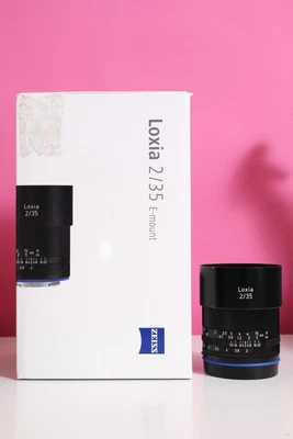 $850 • Buy ZEISS LOXIA 35MM F/2.0 FULL FRAME MANUAL LENS FOR SONY E-MOUNT W BOX!