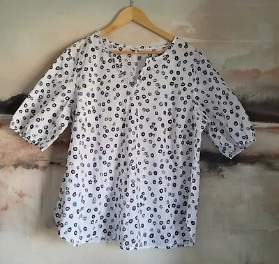 Pretty Blue Floral Top Size 18 Cotton Traders Great Condition Summer  • £5.50