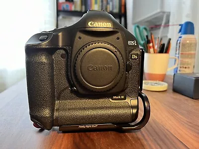 Canon EOS 1DS Mark III 21.1MP Digital SLR Camera Body In Super Great Condition • $700