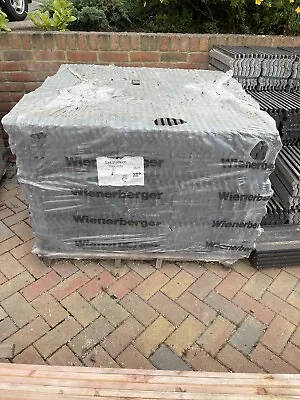 £500 • Buy Weinerberg Interlocking Roof Tile Concrete Smooth Grey 387mm X 230mm 