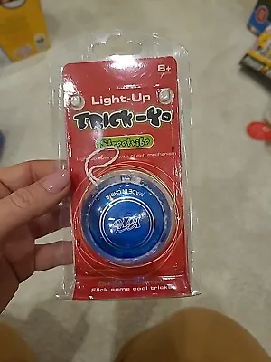 Kids Light Up Yo-yo • £3