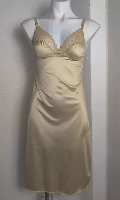 Vintage Women’s Full Slip Size Small Lace Trim Beige Side Slit Quality Unbranded • $16.99