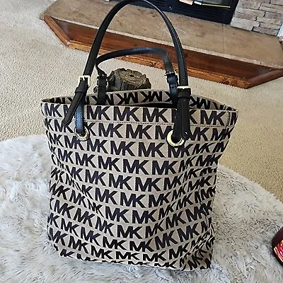 Michael Kors Jet Set North South Monogram Tote - Beige & Black Extra Lage Bag • $79.99