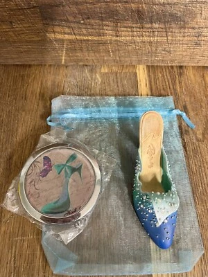 £5.75 • Buy Just The Right Shoe With Compact Mirror.