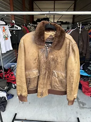 VINTAGE 80’s LEATHER FUR COLLAR  BOMBER JACKET  • $35