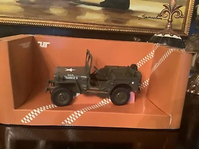 UT MODELS 1/18 U.S. MILITARY ARMY CAR - WILLY'S JEEP With BOX-4012138010734 • $35