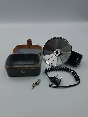 Vintage ACCURA Camera Flash Attachment In Leather Case • $7