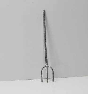 Dollhouse Miniature Long Handled Pitch Fork In Pewter Metal • $10.99