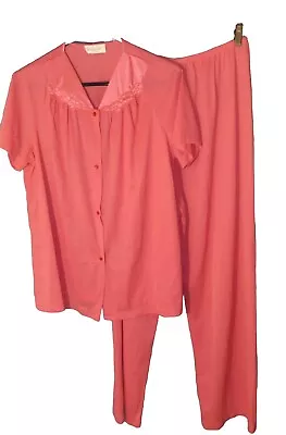 Vanity Fair Pajama Set Large Pink/Salmon  EUC • $16.99