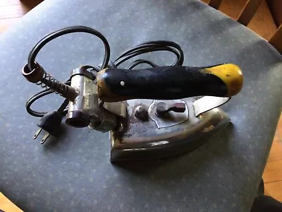 Vintage American Beauty No. 66A Electric Adjustable Iron With Cord. Not Tested. • $19