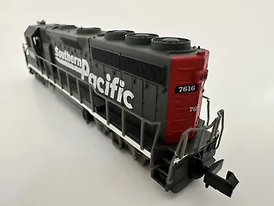 Atlas N Scale Southern Pacific Diesel Loco #7616 #48621 GP-40-2 • $119.99