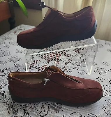 Women's Aravon  Suede Leather Rust Color Walking Casual Shoes Size  7.5 B • $40