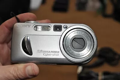 Sony Cyber-shot DSC-P10 5.0MP Digital Camera - With Accessories • $19.99