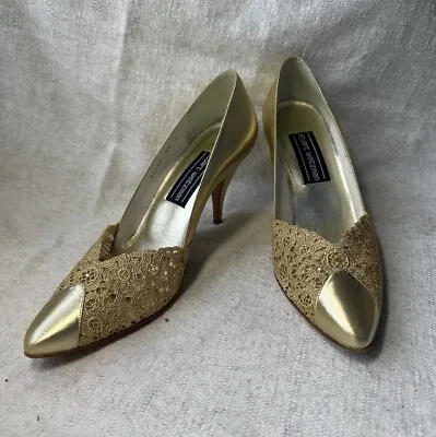 Stuart Weitzman Gold Leather And Lace Pumps Sz 7.5 B Pre-owned  • £38.46