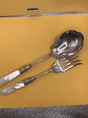 🔴 Vintage 2 Piece Set Sterling Silver And Mother Of Pearl Serving Utensils 🔴 • $49.99