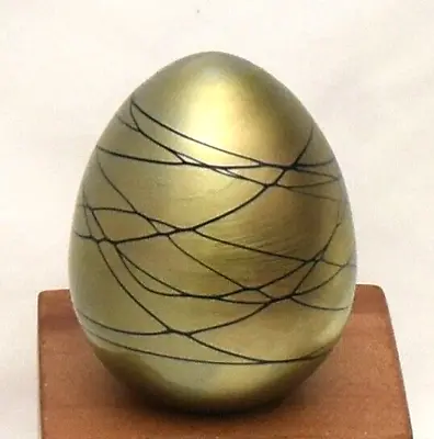 Steven Maslach Iridescent Gold W/Threaded Design Egg Shaped Paperwight Signed • $50