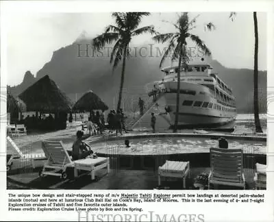 Press Photo Cruise Ship Majestic Tahiti Explorer At Cook's Bay Island Of Moorea • $19.99