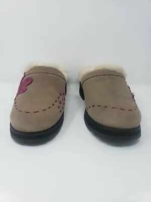 Ugg Australia Flutter Kids/Youth Slip-On/Clog/Mule Sand Size 5 *NEW IN BOX* • $39.99